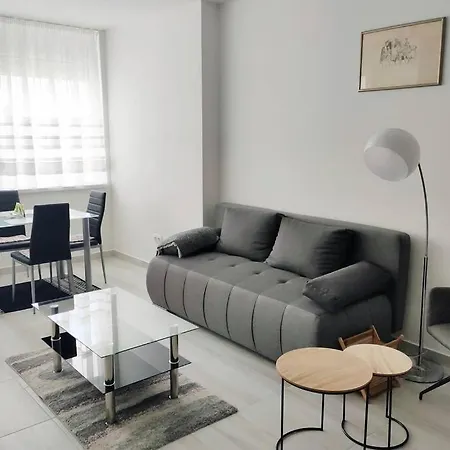 Plaza - Center, Free Parking, Free Wifi Apartment *